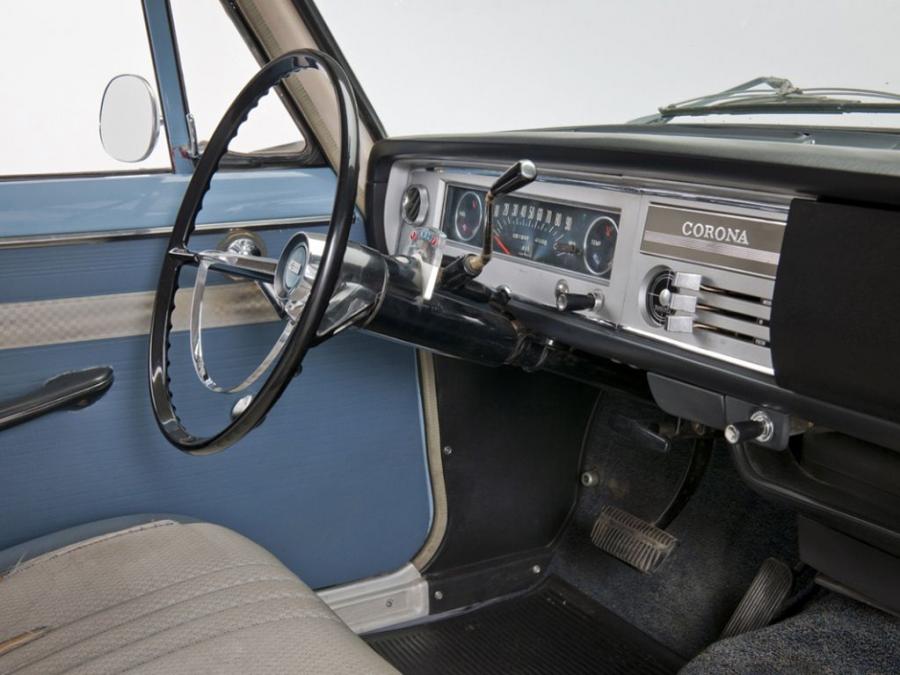 Интерьер Toyota Corona Sedan 1965 года  (фото 6 из 7)